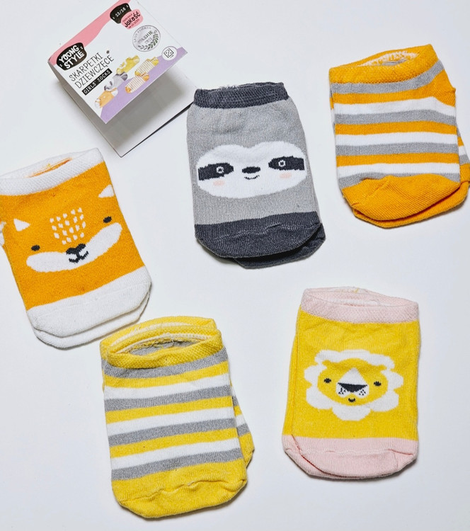 جوراب بچگانه