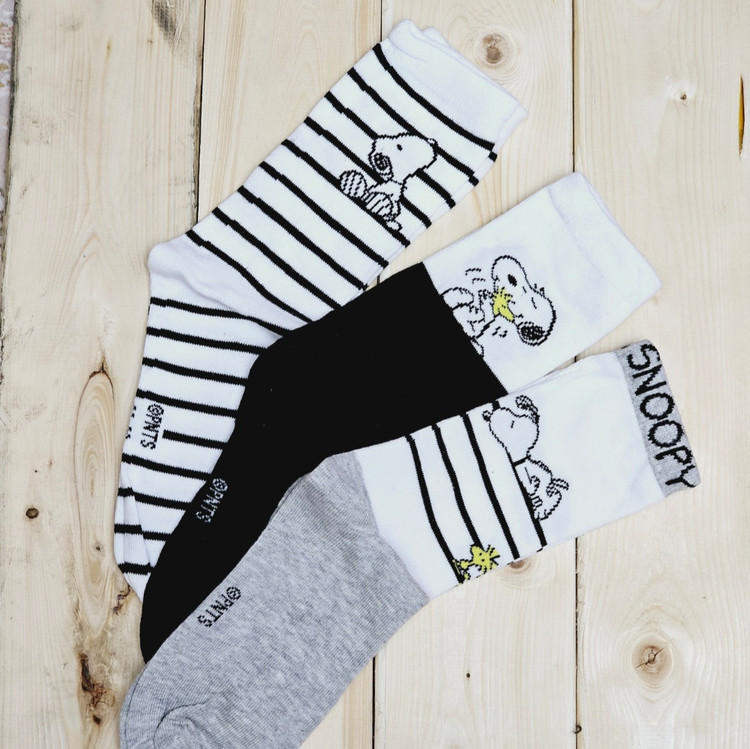 جوراب طرح اسنوپی