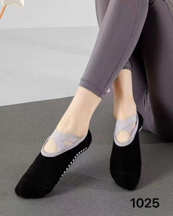 جوراب یوگا و پیلاتس مشکی