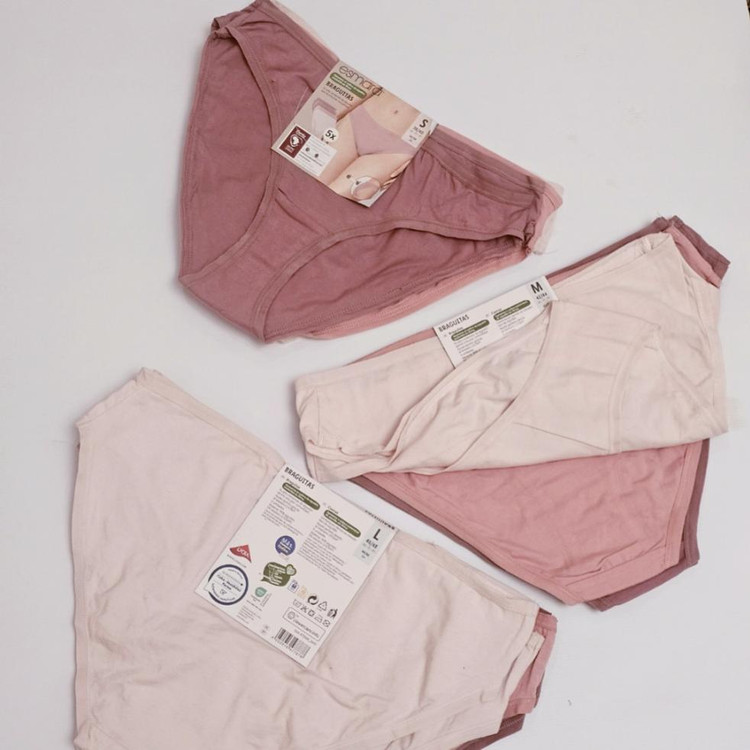 شورت زنانه آلمانی